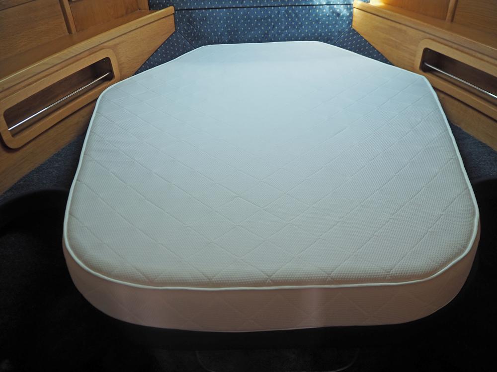 Cabin en avant, H&eacute;bergements